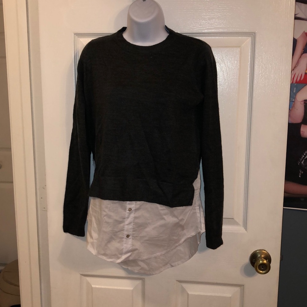 NWT Gray crew neck sweater size S